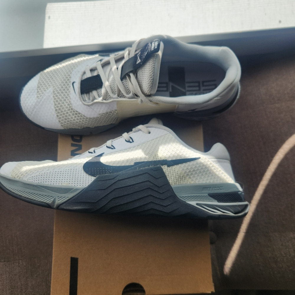 Nike Metcon 7 White and Black size 11